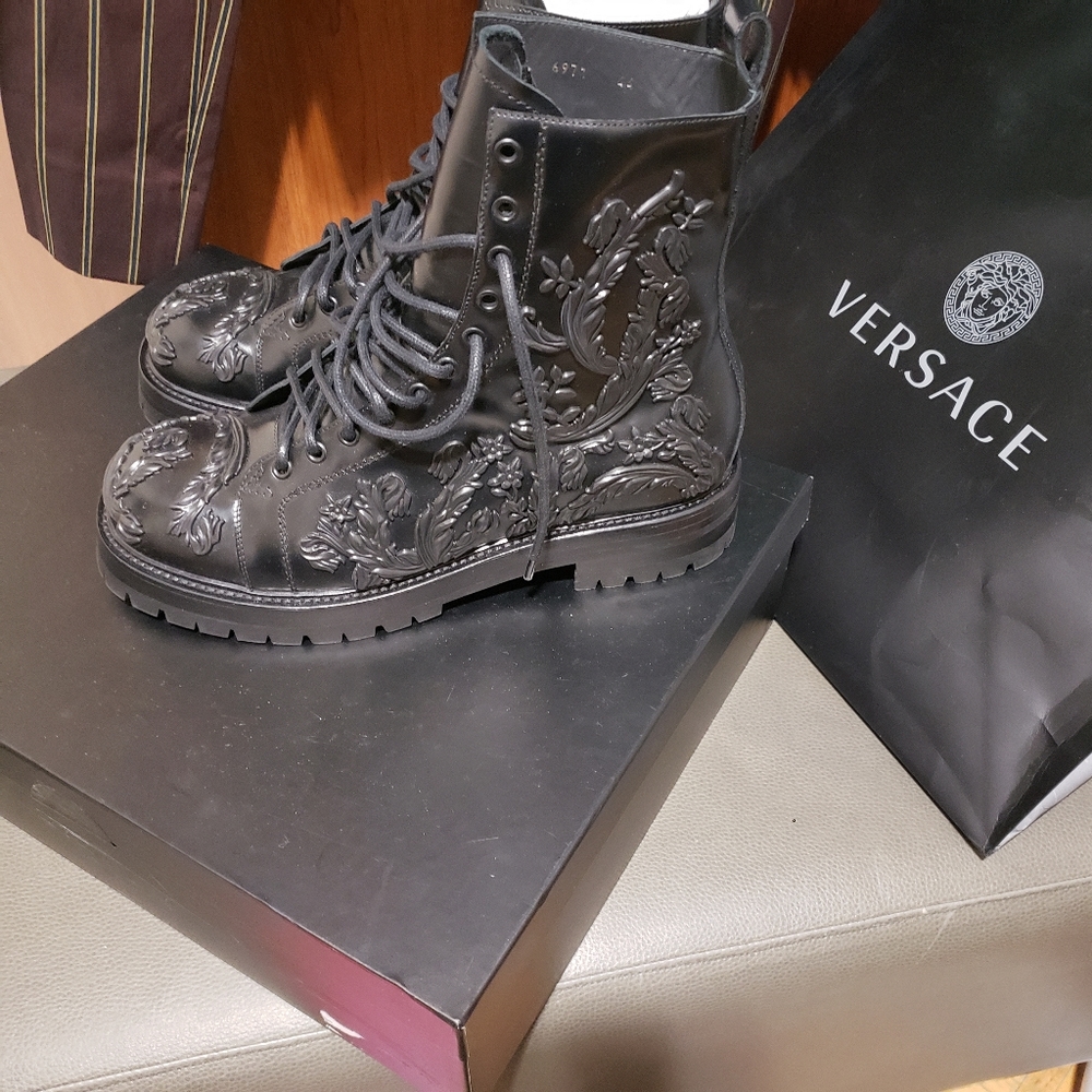 Versace appliqué floral ankle boots - Picture 5 of 11